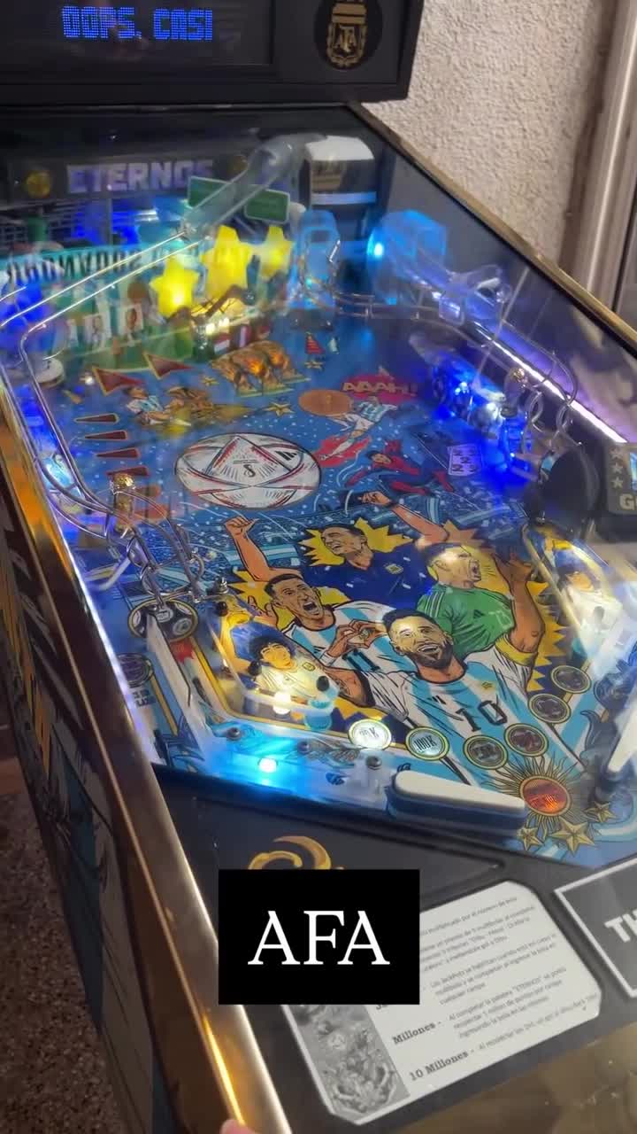 Pinball de la Selección Argentina con jugadores, estrellas y luces azules